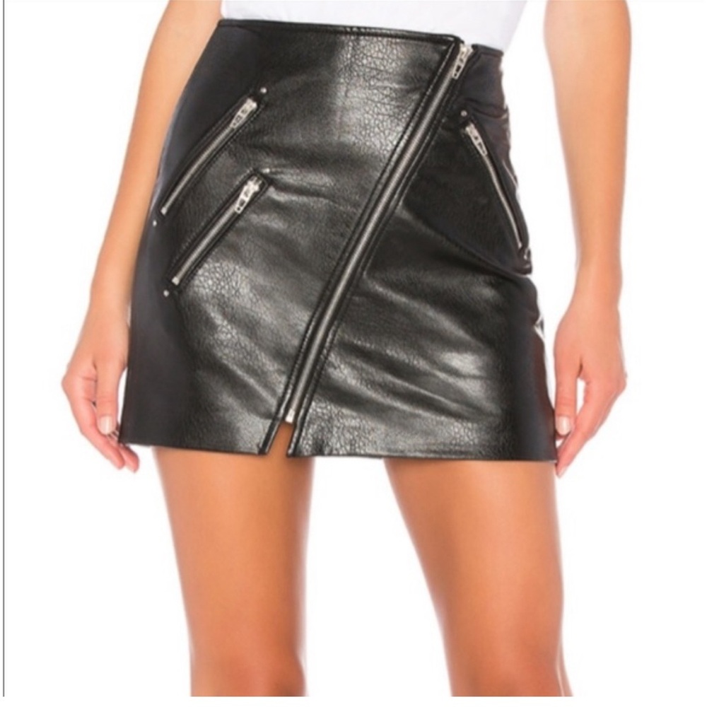 Blank NYC vegan leather front zip mini skirt black size 27